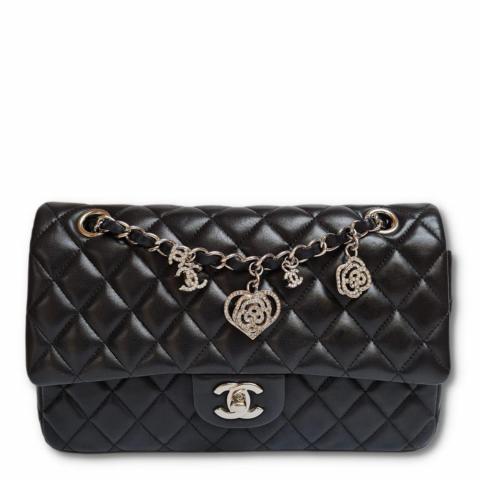 Chanel valentine online flap